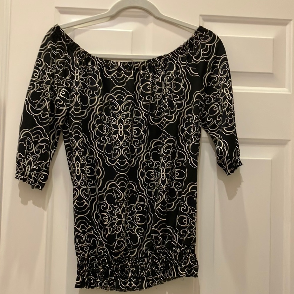White / Black XS off shoulder top Black and beige 3/4 sleeve  multicolor